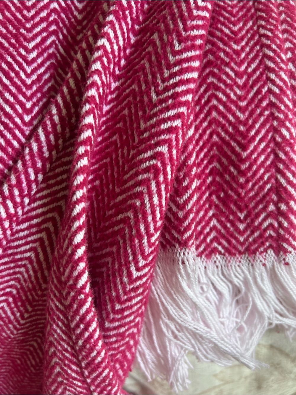 Matouk Raspberry and White Chevron Throw - Picture 2 of 8